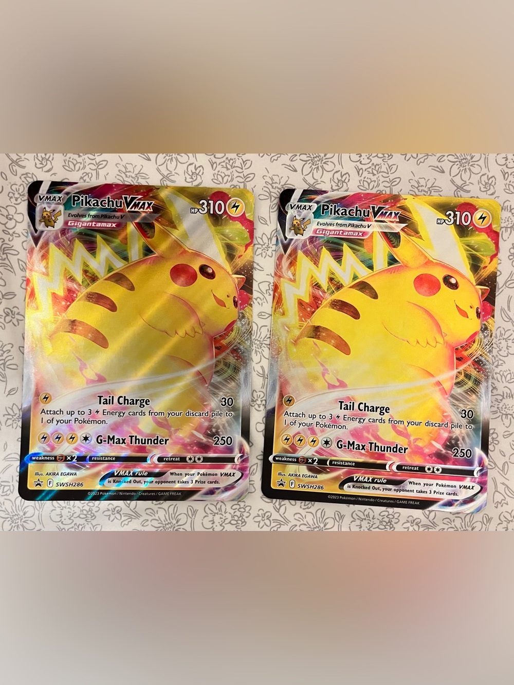 Large Pokémon- Pikachu cards